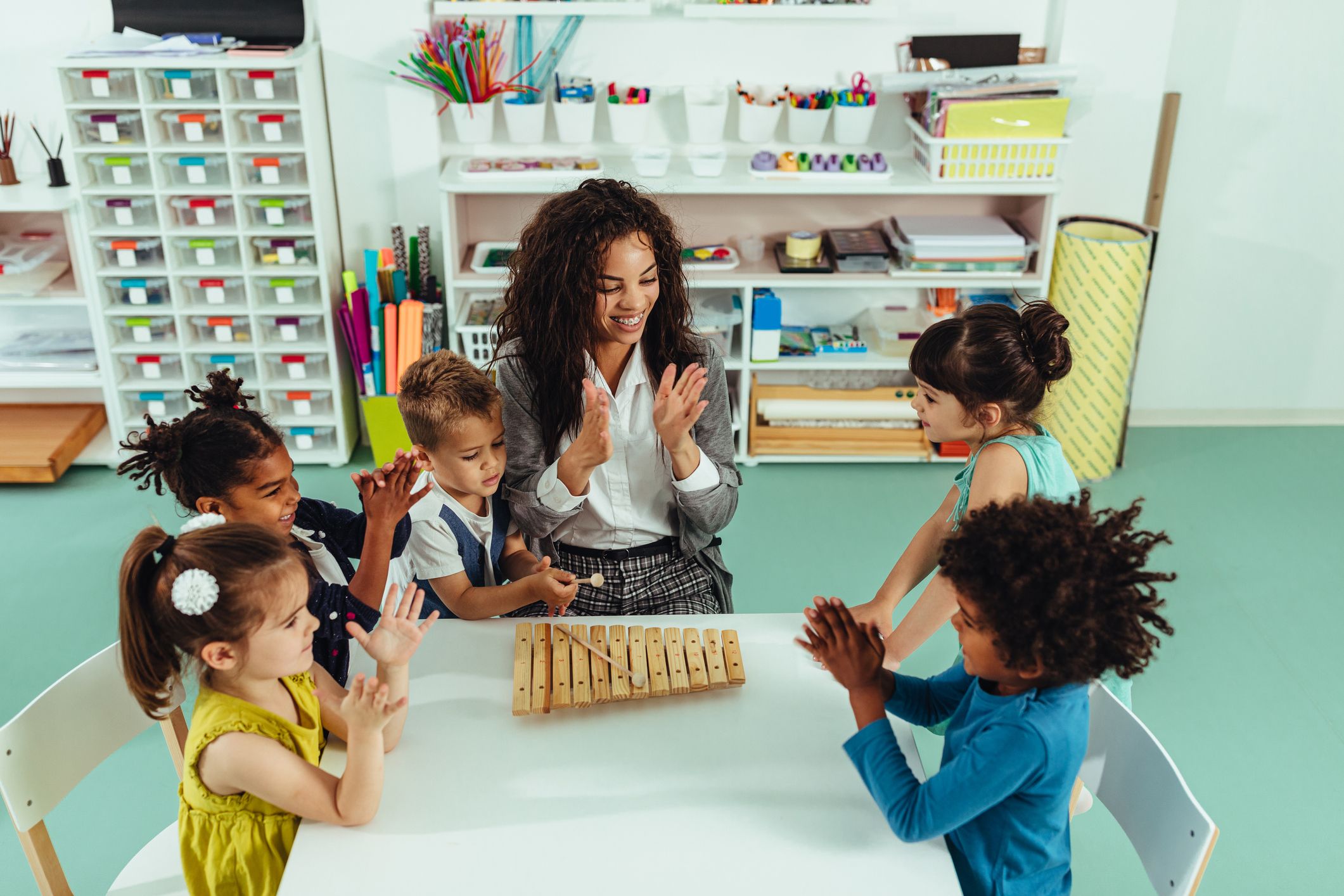 Mejor Universidad Para Estudiar Magisterio En España Qué puedo estudiar para trabajar con niños y bebés? - Blog Emagister