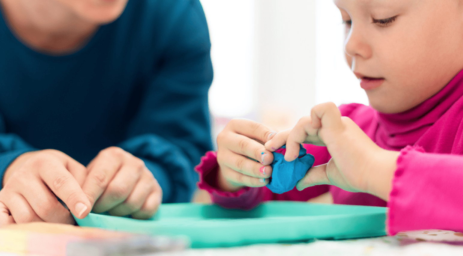 Expertos de UNIR en el estudio ‘Infancia Digital 2025’ reclaman una estrategia nacional que garantice el bienestar de niños y adolescentes