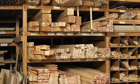 Curso de Materiales de Construcción Planks of wood on shelves